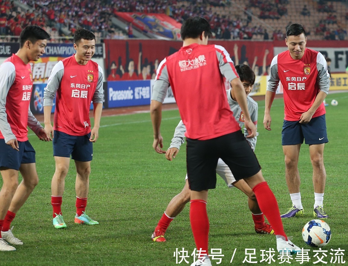 2025／26赛季英超：纽卡斯尔2-1曼城！瓜迪奥拉讽刺VAR抢戏（2025／26英超：纽卡2-1胜曼城，瓜迪奥拉嘲讽VAR抢镜）