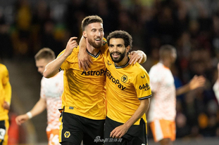 记者：莱奥周二接受核磁共振检查，结果显示无肌肉损伤（记者：莱奥周二核磁共振结果显示未见肌肉损伤）