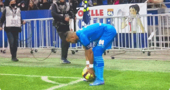 对手主教练无奈摇头