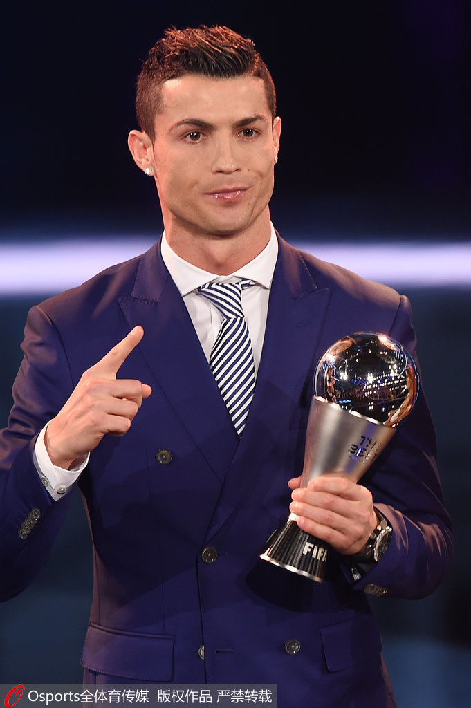 2025中超最佳阵容：蓉城4人入选，法比奥等8名外援在列（2025中超最佳阵容出炉：蓉城4将上榜，法比奥领衔8名外援入选）