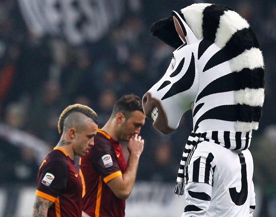 本赛季库追巴同时在场时，勇士攻防效率和净效率均为联盟第二（库追巴本季同场时，勇士攻防效率与净效率均高居联盟第二）