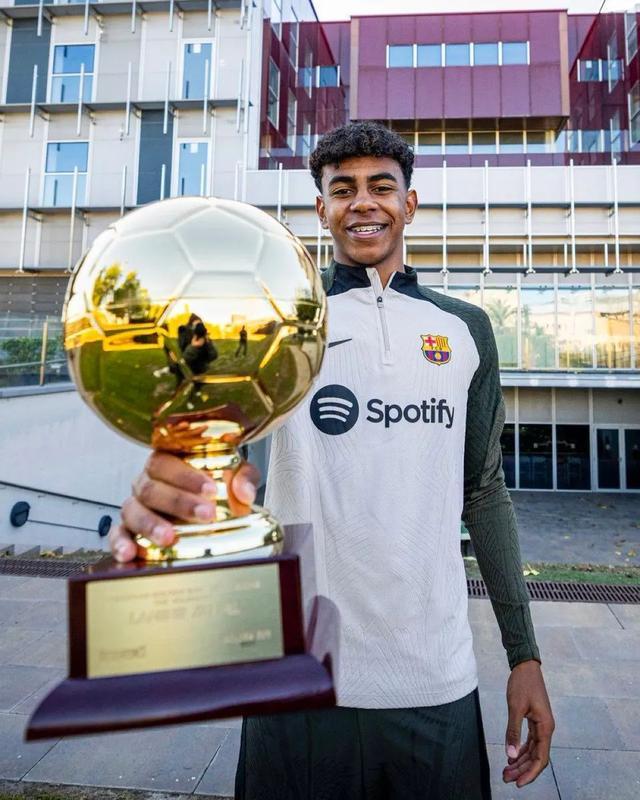 图片报：伊万诺维奇已提出和小猪离婚，结束9年婚姻（图片报：伊万诺维奇已向小猪提出离婚，九年婚姻告终）