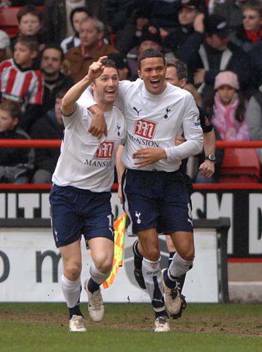 利物浦欧冠小组／联赛阶段主场13连胜，近25场只输1场（欧冠小组与联赛主场13连胜，利物浦近25战仅负一场）