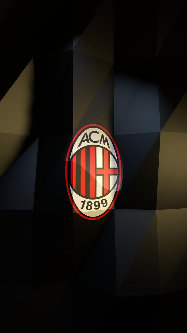 达成尤文生涯200场里程碑，洛卡特利获赠纪念球衣（洛卡特利迎来尤文生涯第200场，获赠纪念战袍）