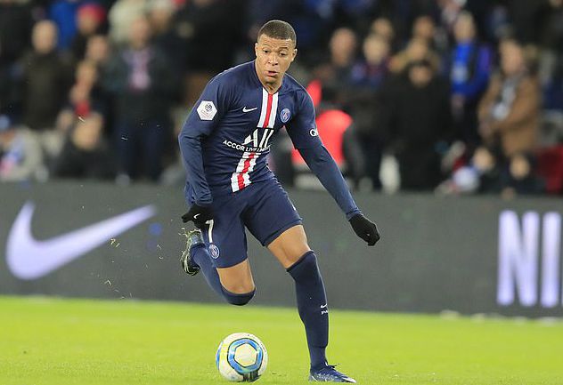 亨利：皇马应该相信阿隆索，上任半年就下课那太荒谬了（亨利：皇马应信任阿隆索，执教半年就解雇太荒唐）