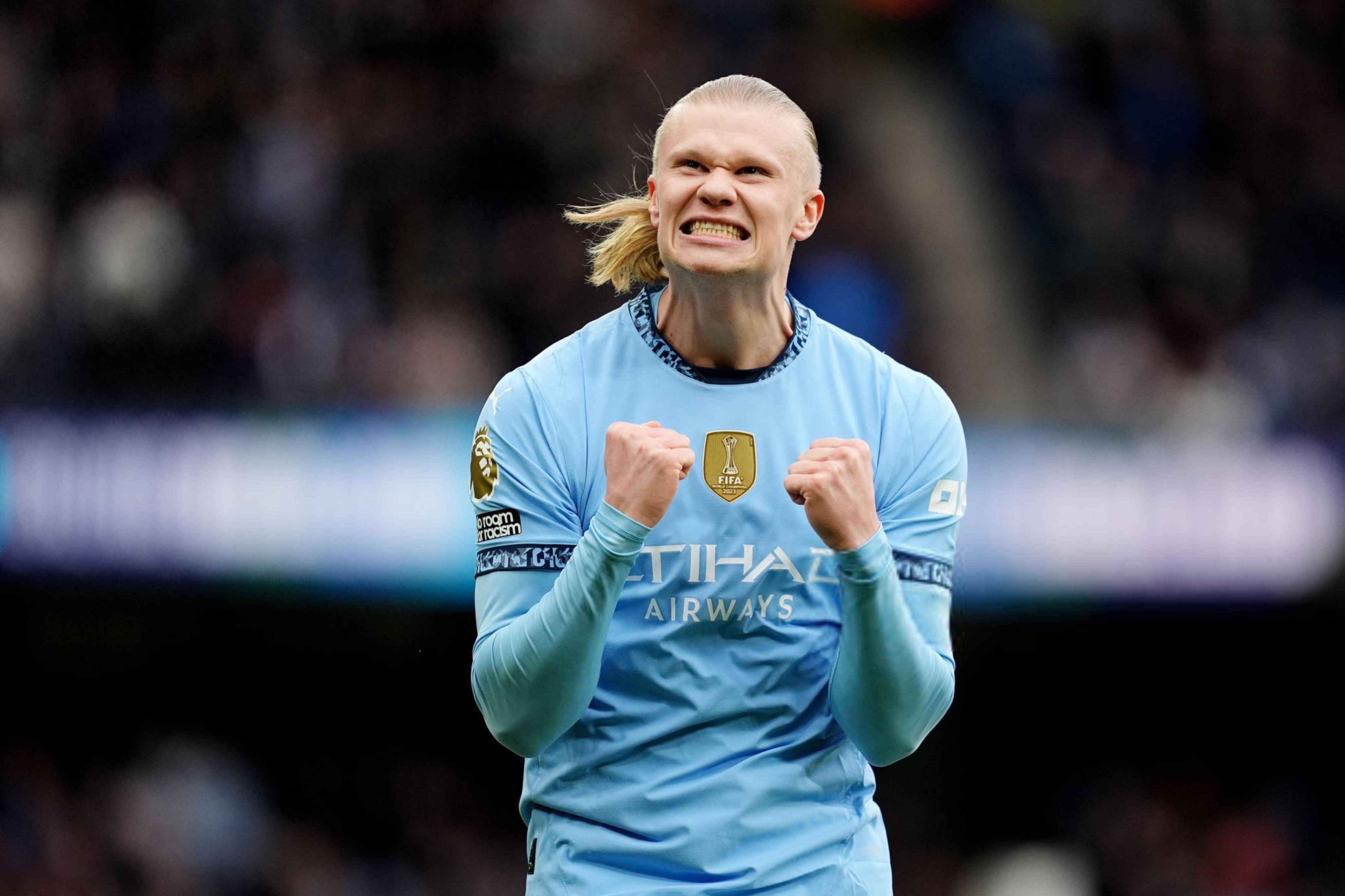 关键球打成后教练激动怒吼（关键球命中，主帅激动怒吼）