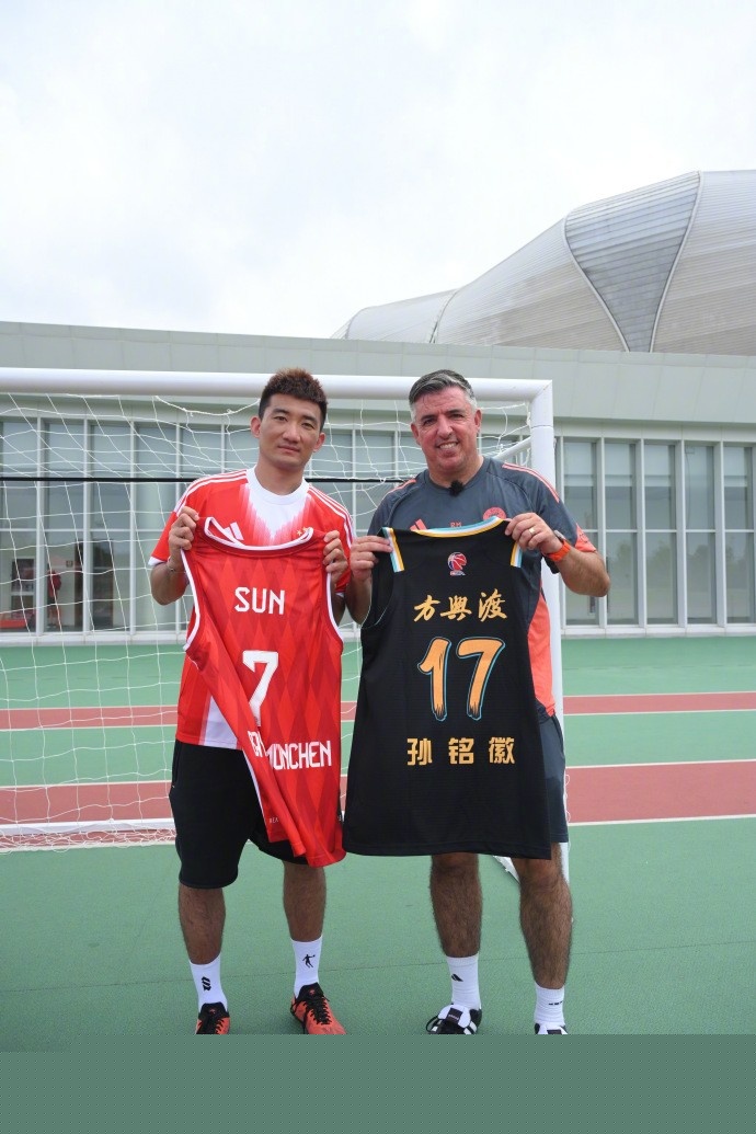 舍瓦利耶：3-0获胜看似轻松其实并非如此，接下来继续争胜（舍瓦利耶：3-0看似轻松实则艰难，接下来仍要全力争胜）